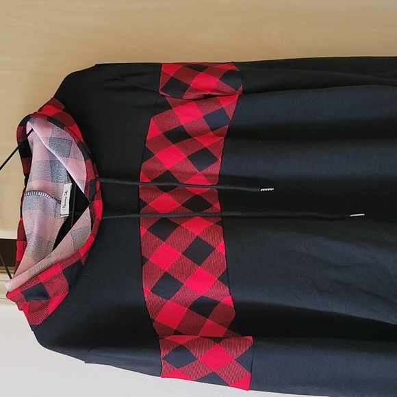 Red plaid hooded sweatshirt - Picture 2 of 4